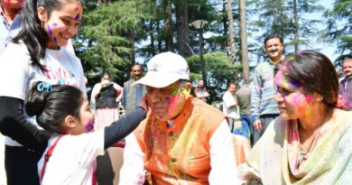 Chief Minister Jai Ram Thakur today celebrated Holi HIMACHAL HEADLINES