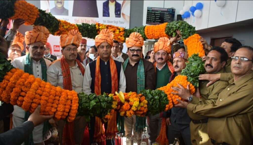 Chief Minister inaugurates Kullu Carnival Chief Minister inaugurates Kullu Carnival HIMACHAL HEADLINES