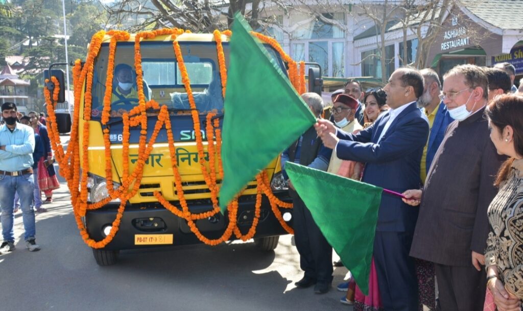 CM flags off 15 vehicles for transportation of Municipal Solid Waste in Shimla town CM flags off 15 vehicles for transportation of Municipal Solid Waste in Shimla town HIMACHAL HEADLINES