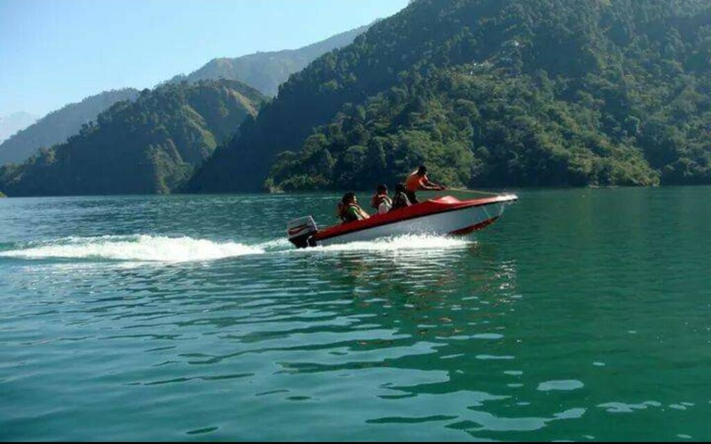 Nod to operate boat-ferries in Chamera reservoir - DC HIMACHAL HEADLINES