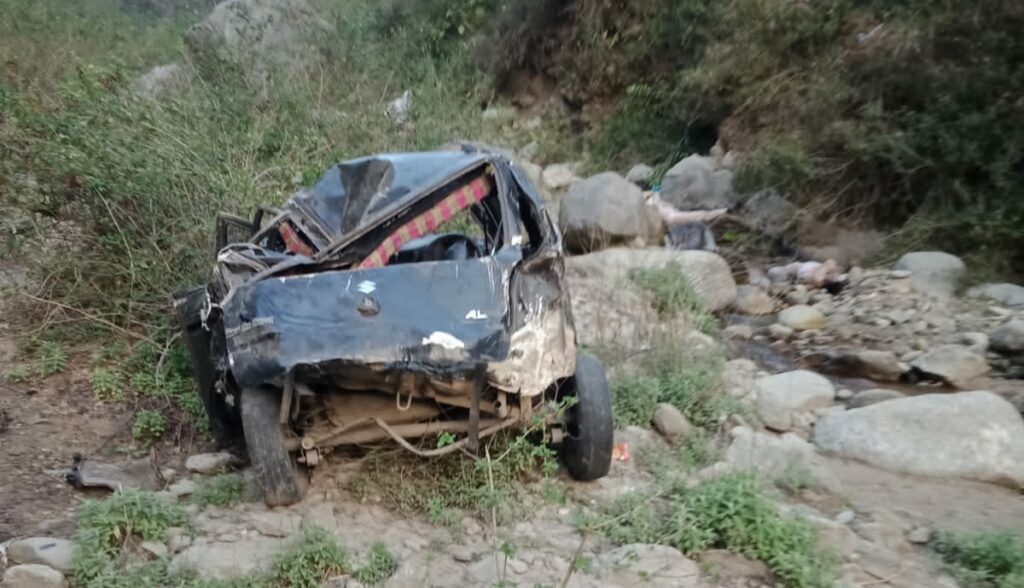 5 die in HP road mishaps HIMACHAL HEADLINES