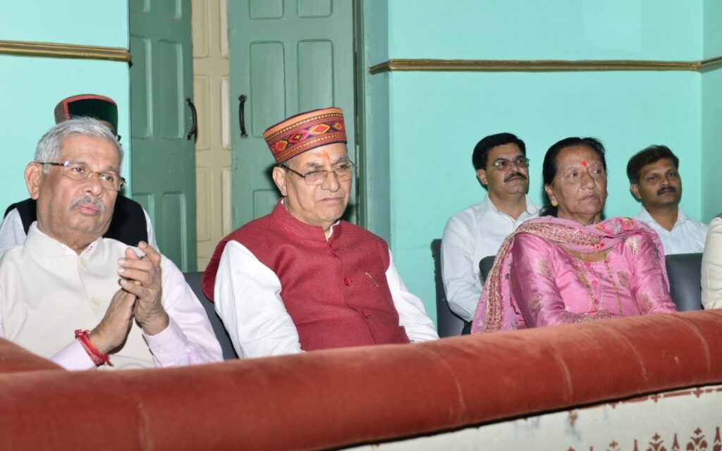 Governor inaugurates 'Bazm-e-Mushaira' Governor inaugurates 'Bazm-e-Mushaira' HIMACHAL HEADLINES