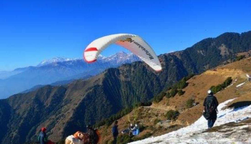 Birbilling Paraglider trapped in Himachal HIMACHAL HEADLINES