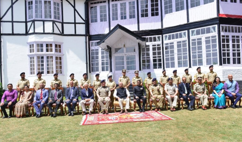 Governor honours ‘Harmony of the Pines' Police Orchestra with Prernastrot Puraskar HIMACHAL HEADLINES