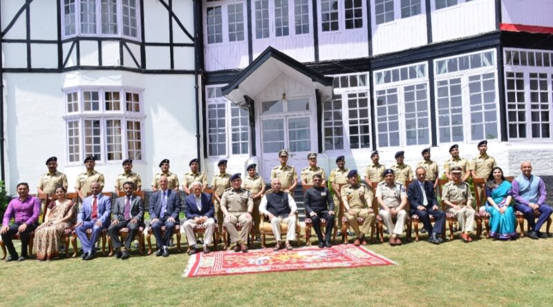 Governor honours ‘Harmony of the Pines' Police Orchestra with Prernastrot Puraskar HIMACHAL HEADLINES