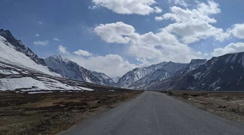 Movement of Light vehicles starts in Manali- Leh road. HIMACHAL HEADLINES