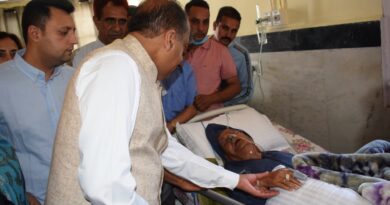 CM visits Pandit Sukh Ram at Regional Hospital Mandi HIMACHAL HEADLINES