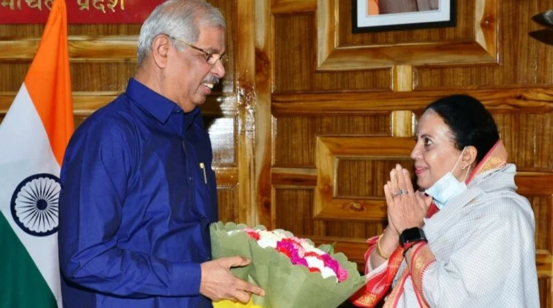 MP Mandi calls on Governor HIMACHAL HEADLINES