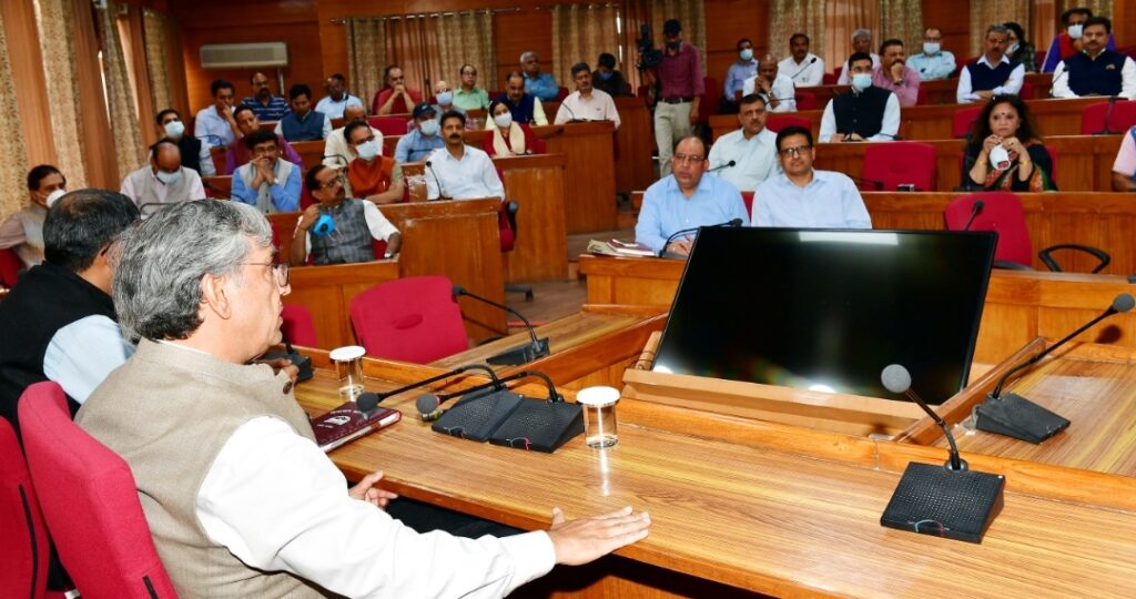 Chief Secretary reviews preparation of PM visit to Shimla Chief Secretary reviews preparation of PM visit to Shimla HIMACHAL HEADLINES