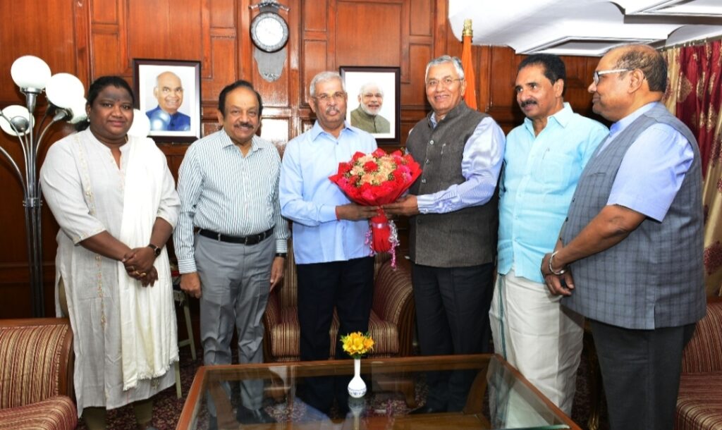 Parliamentary Committee calls on Governor HIMACHAL HEADLINES