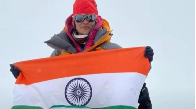 Baljit Kaur hosts tricolor on Mount Everest HIMACHAL HEADLINES