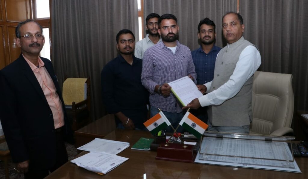 Delegation of Gram Sevak Sangh calls on CM HIMACHAL HEADLINES