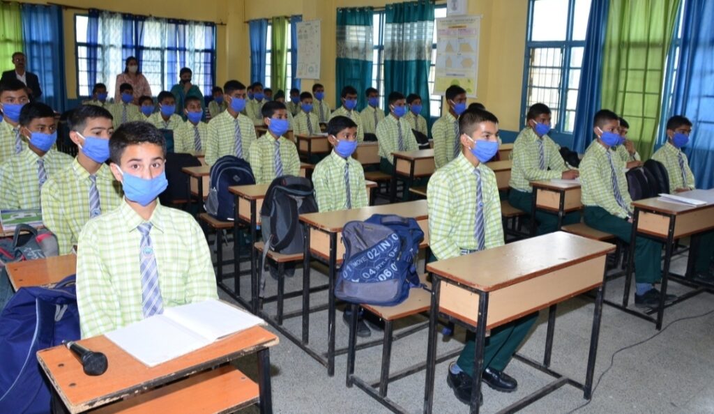 Governor visits Government Dileep Boys Senior Secondary School in Solan Governor visits Government Dileep Boys Senior Secondary School in Solan HIMACHAL HEADLINES