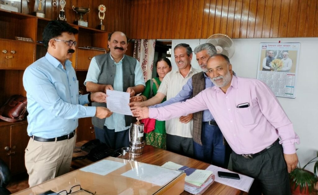 Kisan Sabha to start agitation if Koti College construction work not expedited : Dr Kuldeep Singh Tanwar HIMACHAL HEADLINES
