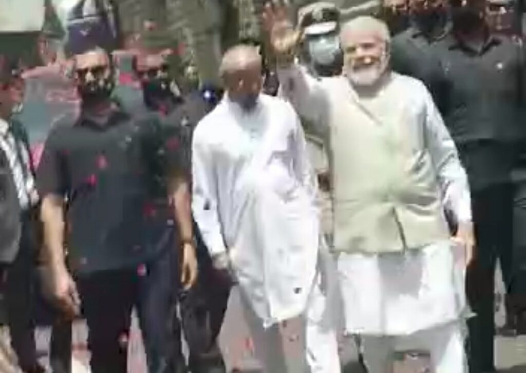 PM attends road shows on the Mall Road Shimla HIMACHAL HEADLINES