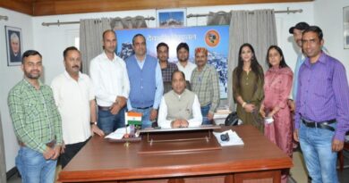 Members of  Press Club of Shimla calls on CM Members of  Press Club of Shimla calls on CM HIMACHAL HEADLINES