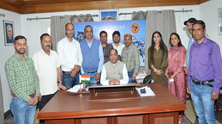Members of Press Club of Shimla calls on CM Members of Press Club of Shimla calls on CM HIMACHAL HEADLINES