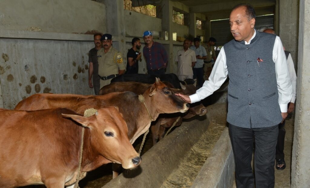 CM visits Madhav Srishti Bahuaayami Sansthan HIMACHAL HEADLINES