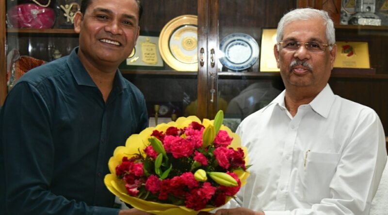 Governor visits the head office of YHOI at New Delhi HIMACHAL HEADLINES