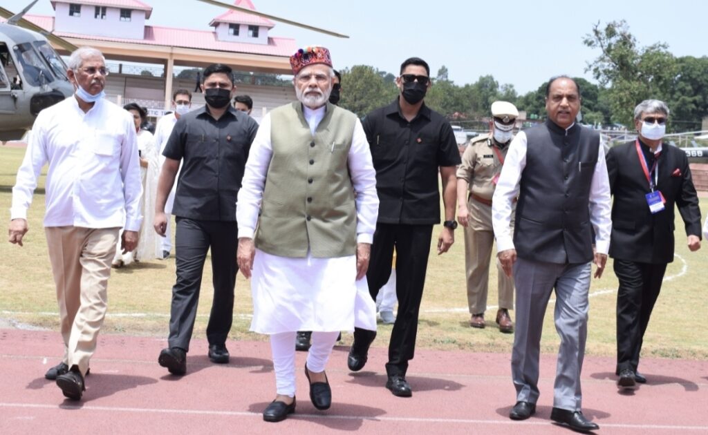 Prime Minister accorded rousing welcome Prime Minister accorded rousing welcome HIMACHAL HEADLINES