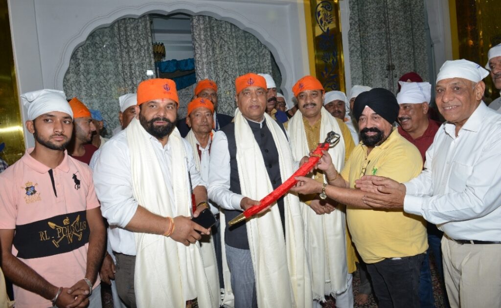 CM pays obeisance at Sri Gurudwara Sahib in Chamba HIMACHAL HEADLINES