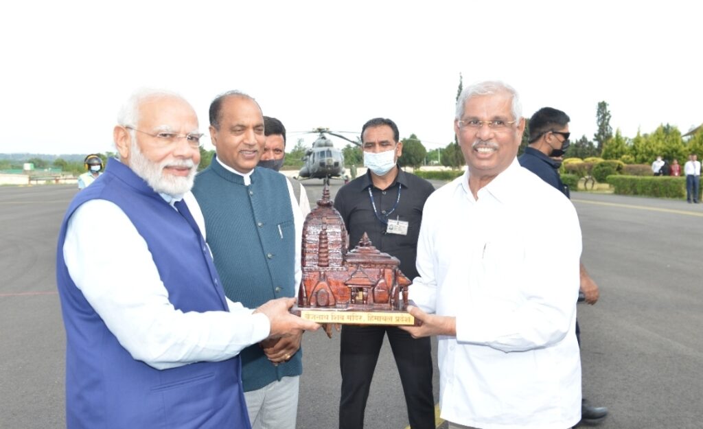 PM given warm send off HIMACHAL HEADLINES