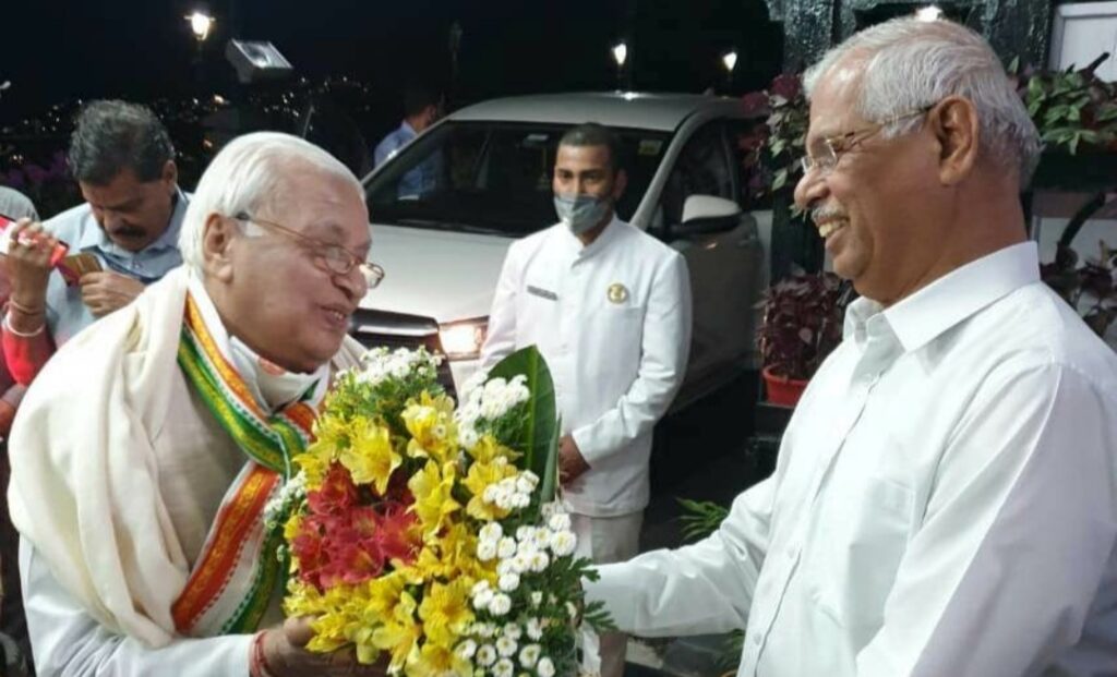 Governor HP receives Governor of Kerala HIMACHAL HEADLINES
