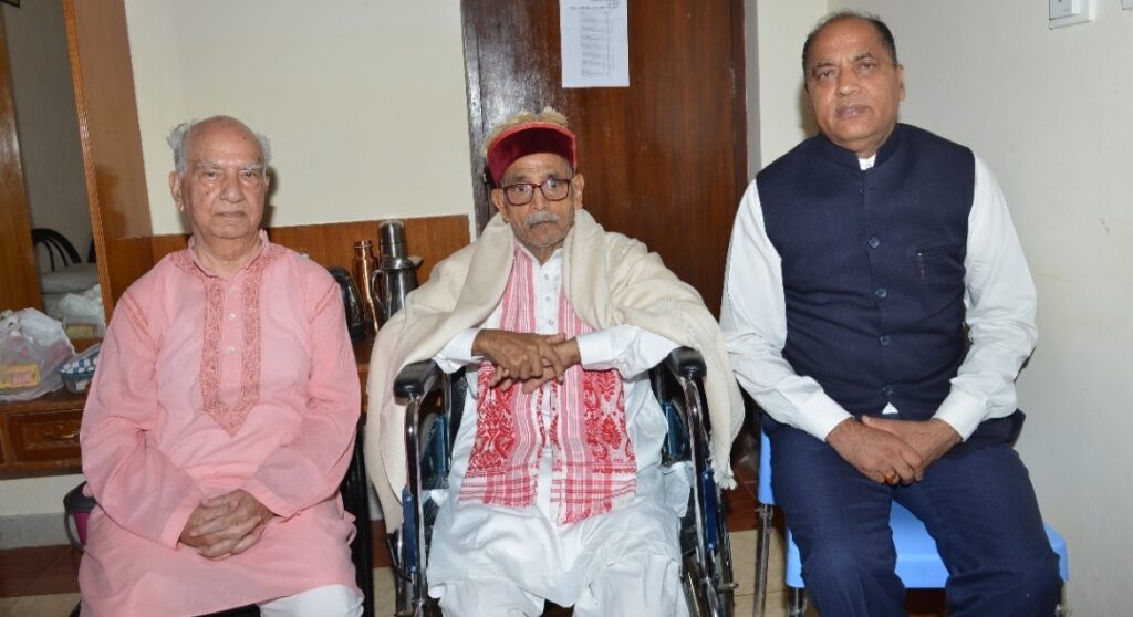 CM Calls on former Chief Minister Shanta Kumar CM Calls on former Chief Minister Shanta Kumar HIMACHAL HEADLINES