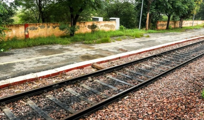 Himachal got a big gift of railways, stoppage of two trains: Anurag Thakur HIMACHAL HEADLINES