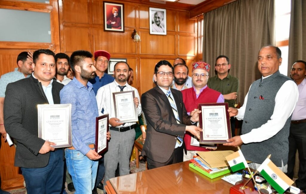 Members of Chess Marathon call on CM HIMACHAL HEADLINES