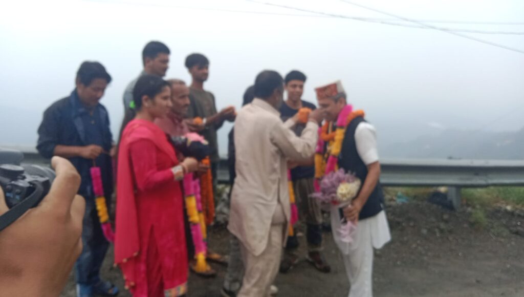 AAP's took out Parivartan Yatra in Kusumpti assembly constituency of Shimla AAP's took out Parivartan Yatra in Kusumpti assembly constituency of Shimla HIMACHAL HEADLINES