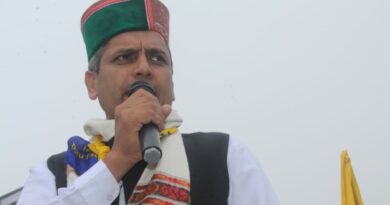 AAPwill not tolerate playing with the future of youth, the protest will continue in a democratic way: Surjit Thakur HIMACHAL HEADLINES