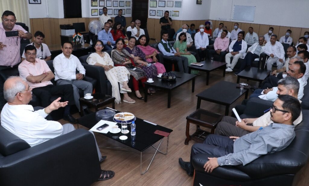 Governor visits Sardar Patel University and  SLBS Government Medical College HIMACHAL HEADLINES