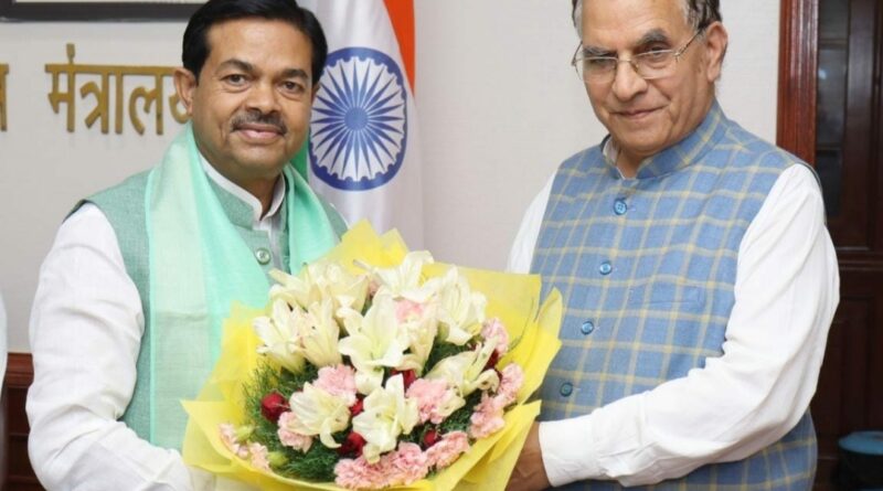 UD Minister calls on Union Minister of State for Cooperation HIMACHAL HEADLINES