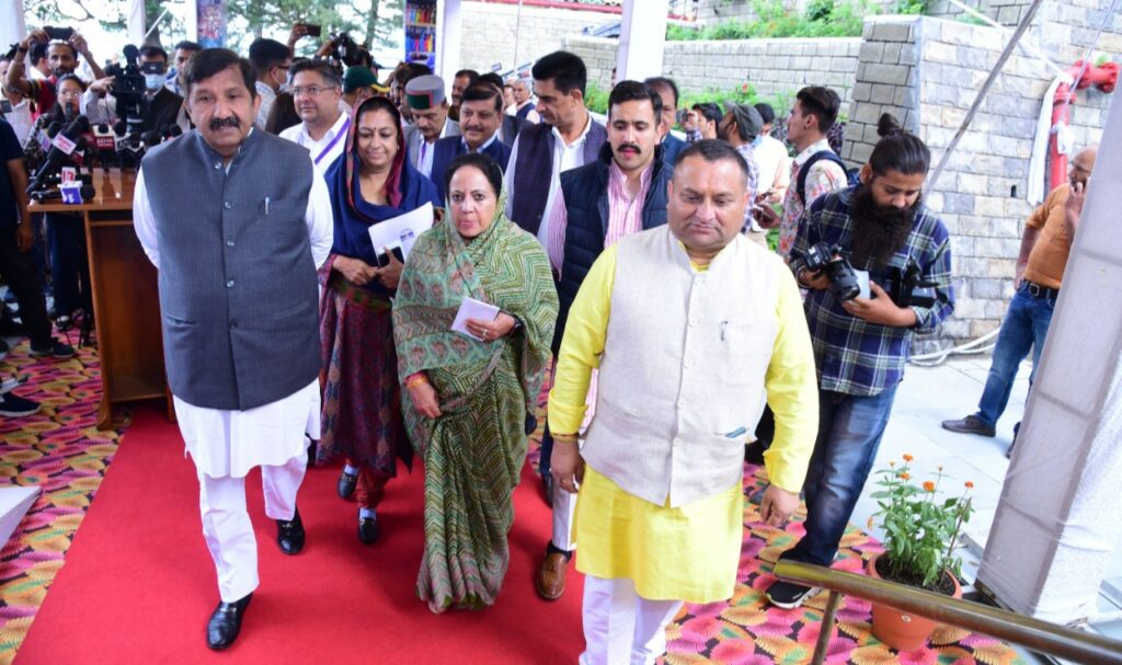 100 pc turns out for Prez poll in Himachal HIMACHAL HEADLINES