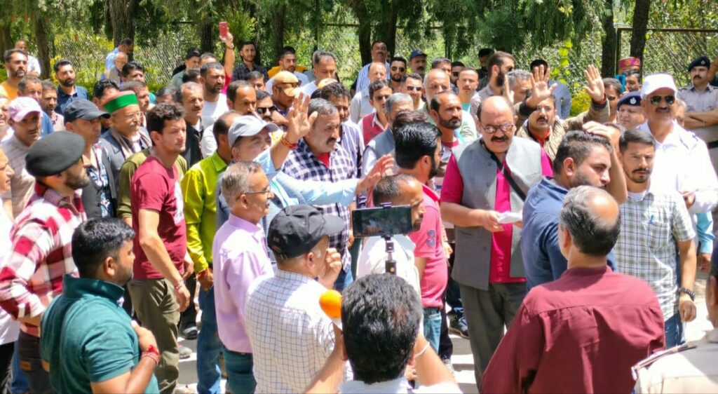 SKM to cordon Adani fruit stores on August 25 HIMACHAL HEADLINES