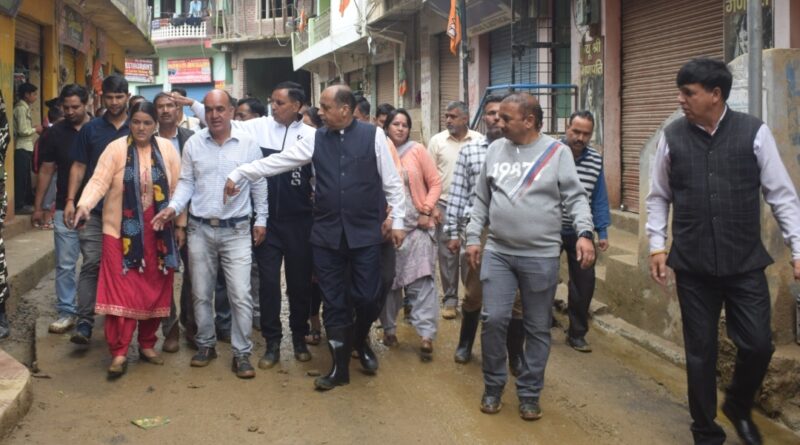 Chief Minister visits the flood affected areas of Thunag HIMACHAL HEADLINES