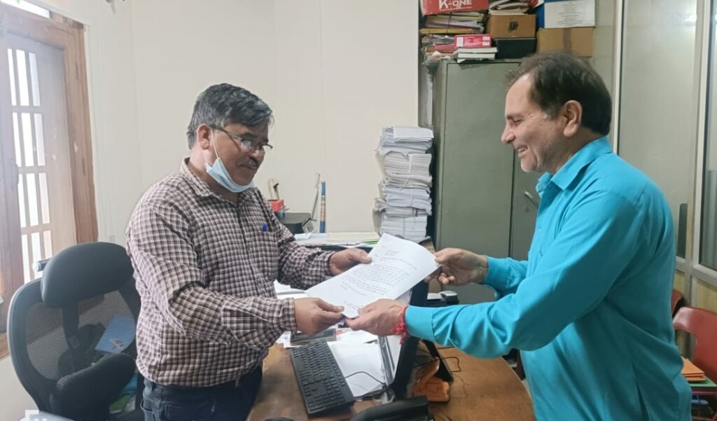 Anand Sharma factions stake claim for Theog & Shimla Anand Sharma factions stake claim for Theog & Shimla HIMACHAL HEADLINES