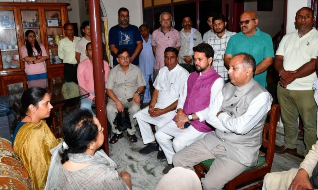 Chief Minister express condolences with family members of late Parveen Sharma Chief Minister express condolences with family members of late Parveen Sharma HIMACHAL HEADLINES