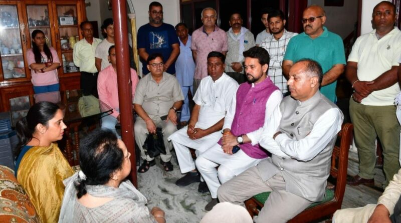 Chief Minister express condolences with family members of late Parveen Sharma HIMACHAL HEADLINES