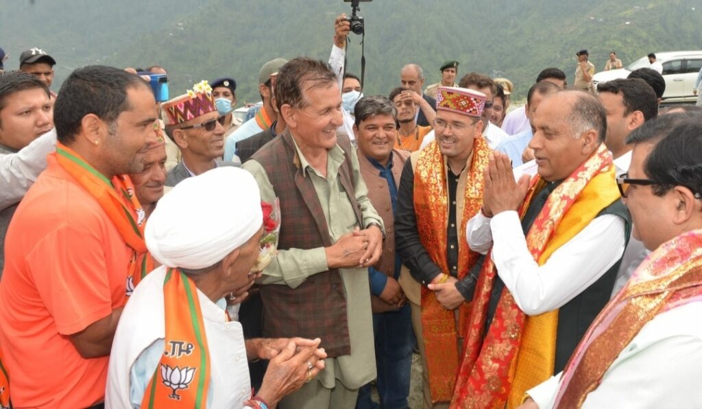 CM inaugurates & lays foundation stones of 17 developmental projects worth Rs 60 Cr in Banjar CM inaugurates & lays foundation stones of 17 developmental projects worth Rs 60 Cr in Banjar HIMACHAL HEADLINES