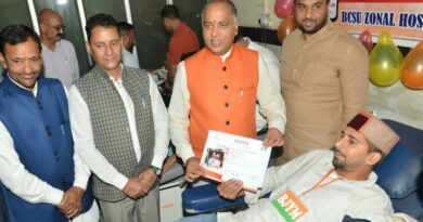 Chief Minister inaugurates Blood Donation Camp on the Birthday of Prime Minister HIMACHAL HEADLINES