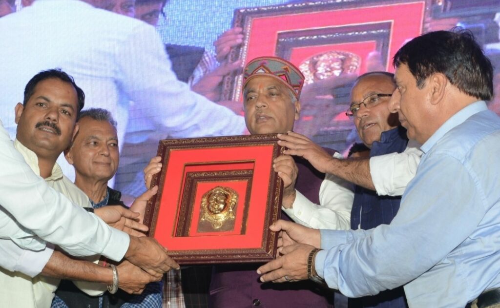 CM inaugurates & lays foundation stones of 11 development projects worth 17 Cr in Mandi CM inaugurates & lays foundation stones of 11 development projects worth 17 Cr in Mandi HIMACHAL HEADLINES