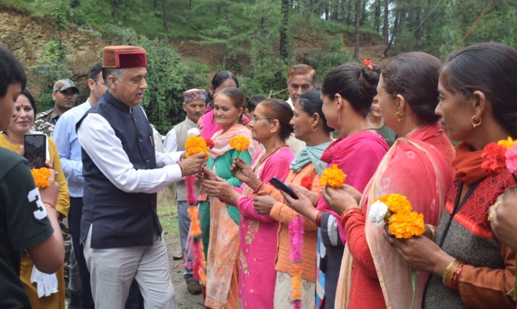 Chief Minister addresses public meetings in various gram panchayats of Seraj Chief Minister addresses public meetings in various gram panchayats of Seraj HIMACHAL HEADLINES