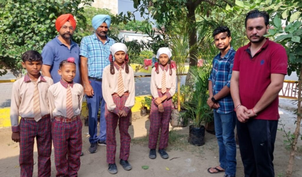Plantation drive in schools of Punjab by CSIR-IHBT<br>About 850 saplings of different types were planted Plantation drive in schools of Punjab by CSIR-IHBT<br>About 850 saplings of different types were planted HIMACHAL HEADLINES