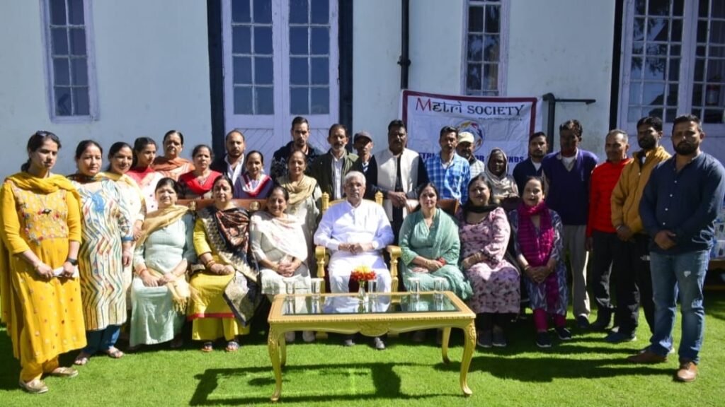 Governor honors Field Workers of SEHB Society on Swachh Bharat Diwas HIMACHAL HEADLINES