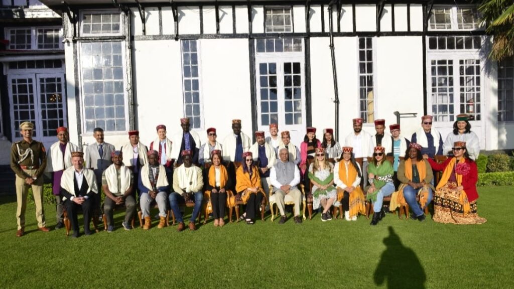 Young foreign delegates call on governor HIMACHAL HEADLINES