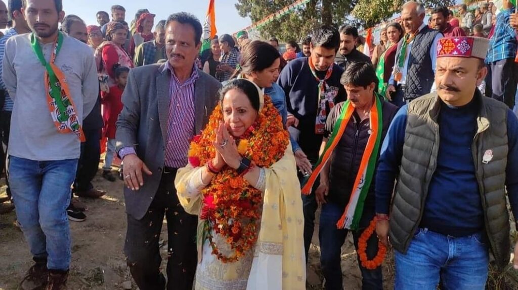 Cong expell two Siramaur Office bearers for six yrs Cong expell two Siramaur Office bearers for six yrs HIMACHAL HEADLINES