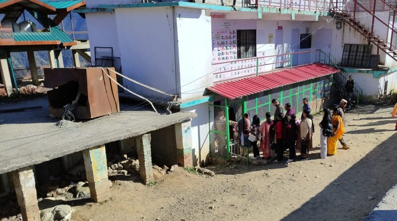 Himachal registers 76 pc polling HIMACHAL HEADLINES