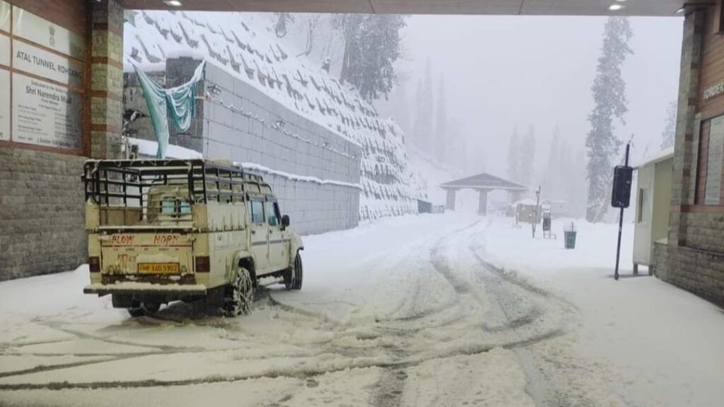 All Weather Rohtang Tunnel close after snowfall All Weather Rohtang Tunnel close after snowfall HIMACHAL HEADLINES